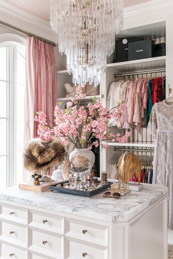 5 Steps to Make Spring Cleaning Your Closet That Much Easier