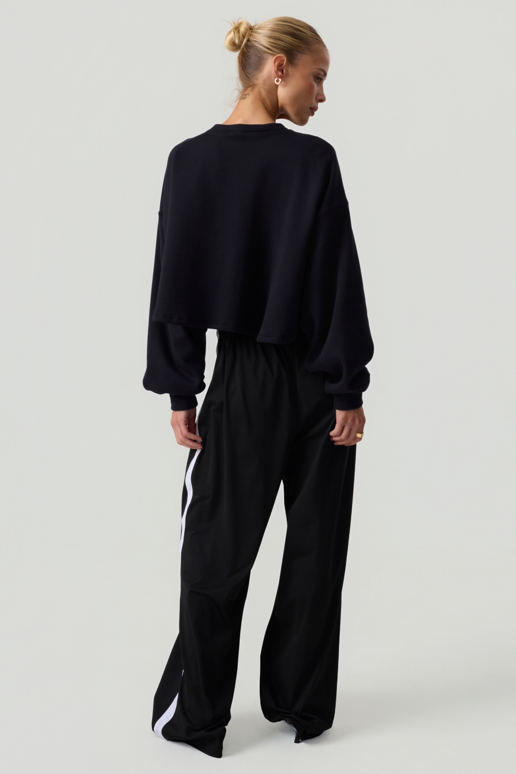 Melrose Social Club Cropped Sweatshirt Black Eco-Certified